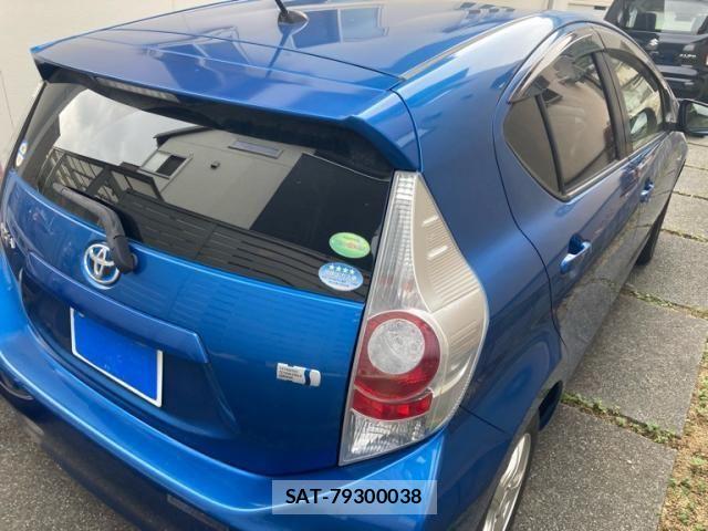 Toyota AQUA 2013-09 8848238-3