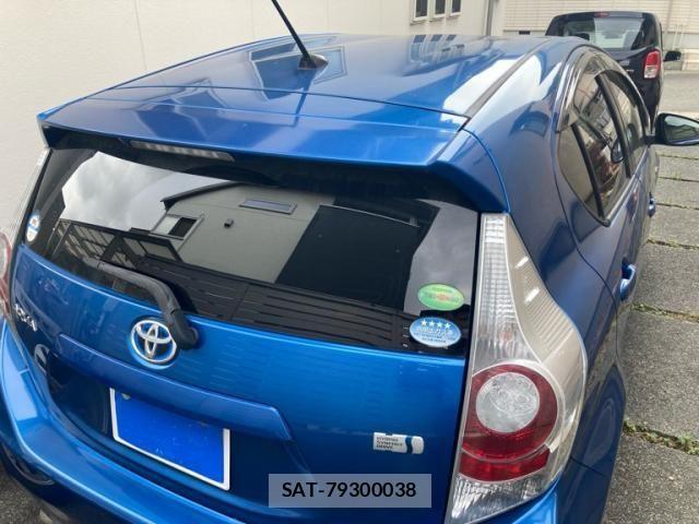 Toyota AQUA 2013-09 8848238-4