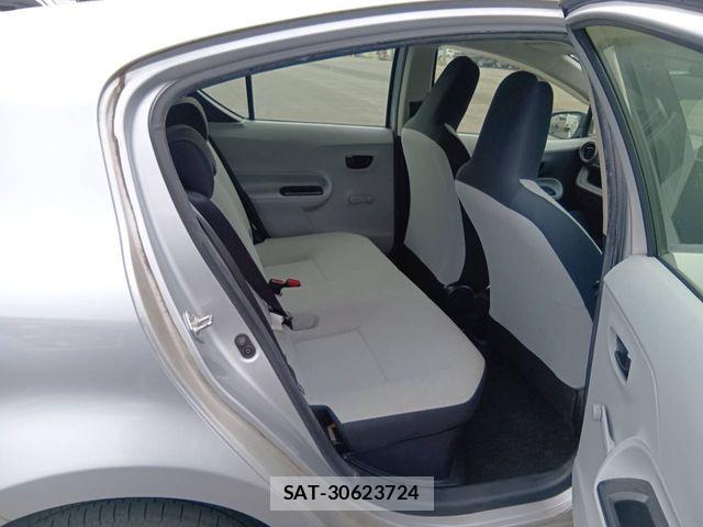 Toyota AQUA 2013-09 8848241-4