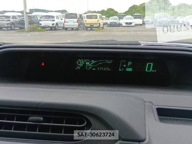 Toyota AQUA 2013-09 8848241-6