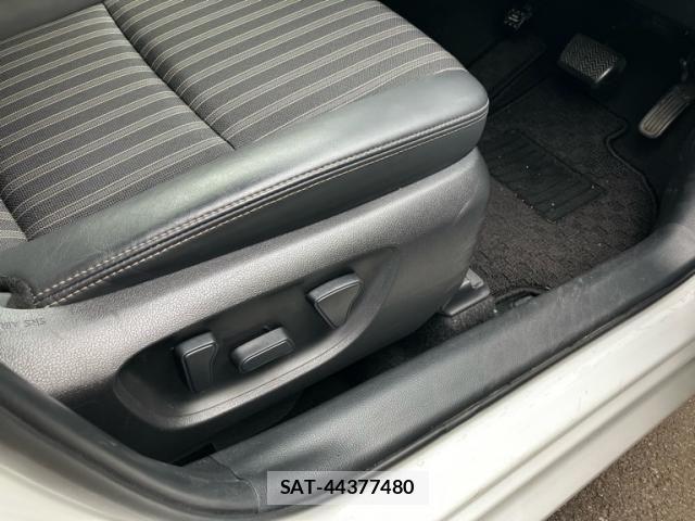 Toyota AQUA 2022-05 8848200-13