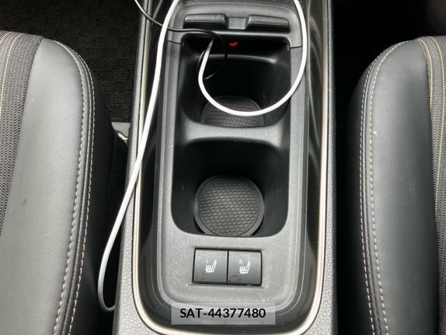 Toyota AQUA 2022-05 8848200-16