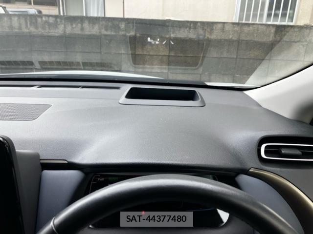 Toyota AQUA 2022-05 8848200-18