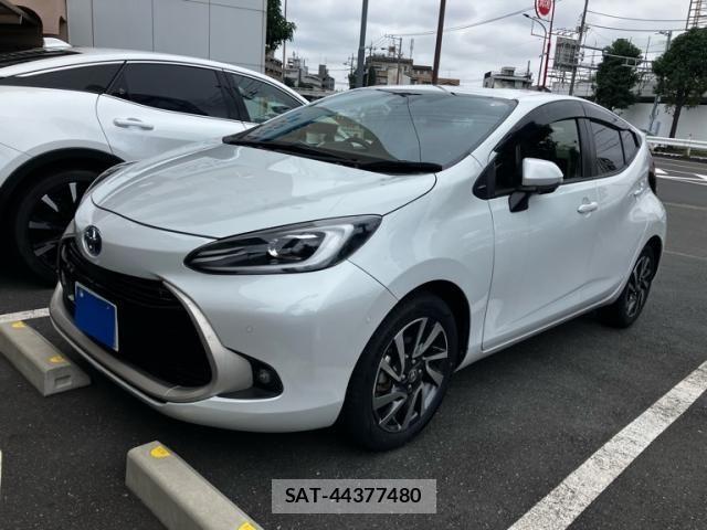 Toyota AQUA 2022-05 8848200-1