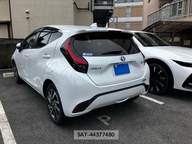 Toyota AQUA 2022-05 8848200-3
