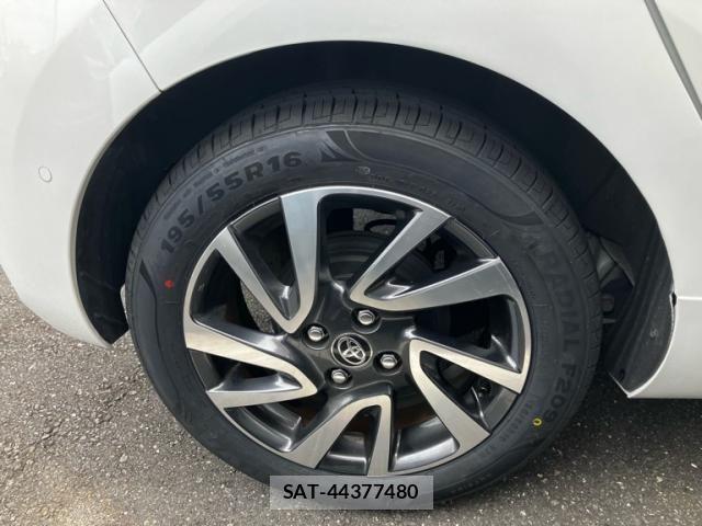 Toyota AQUA 2022-05 8848200-5