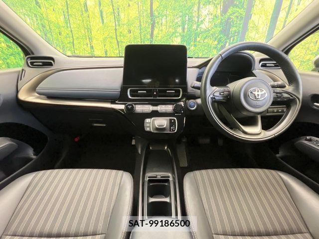 Toyota AQUA 2022-06 8848193-1