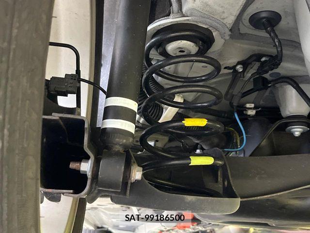 Toyota AQUA 2022-06 8848193-19