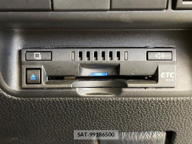 Toyota AQUA 2022-06 8848193-3