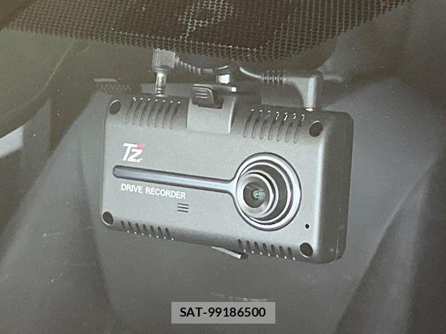 Toyota AQUA 2022-06 8848193-4