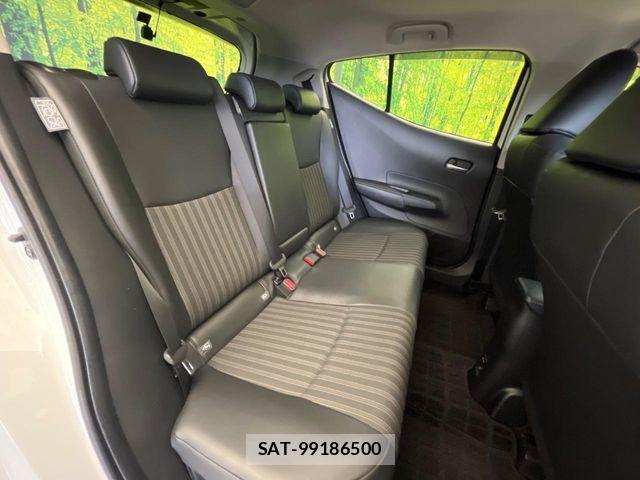 Toyota AQUA 2022-06 8848193-8