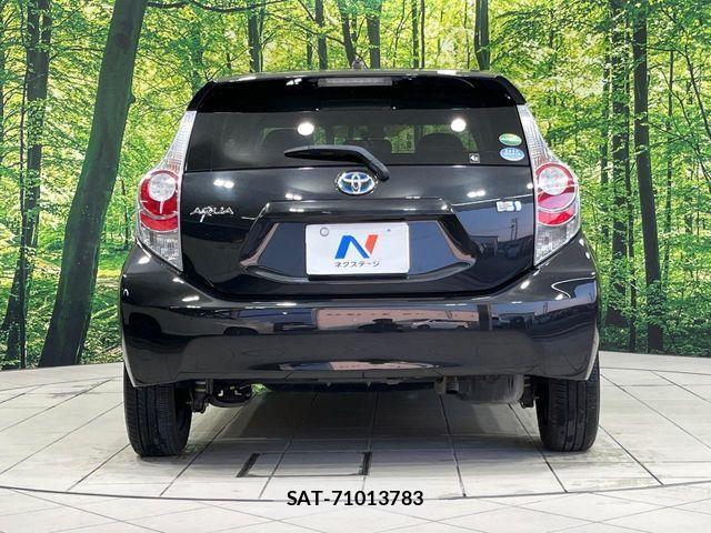 Toyota AQUA 2013-12 8848218-12