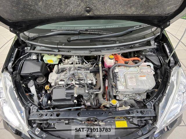 Toyota AQUA 2013-12 8848218-15