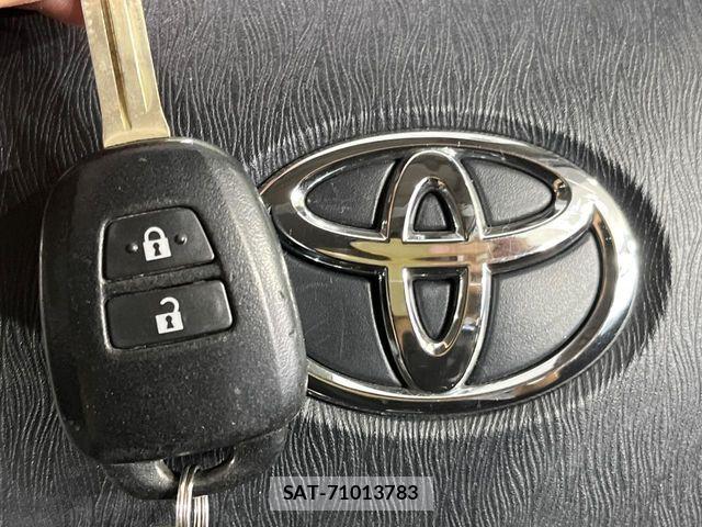 Toyota AQUA 2013-12 8848218-4