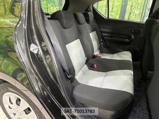 Toyota AQUA 2013-12 8848218-6