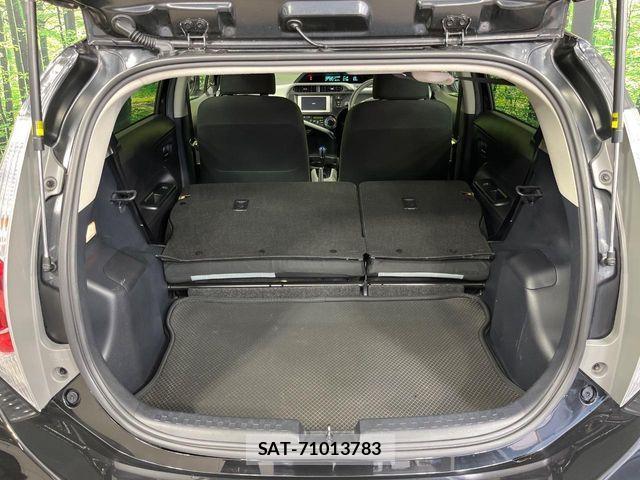 Toyota AQUA 2013-12 8848218-7