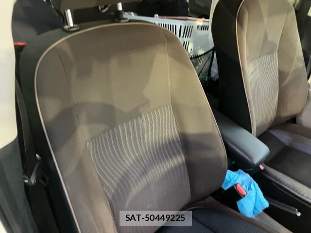 Toyota AQUA 2014-06 8848237-11