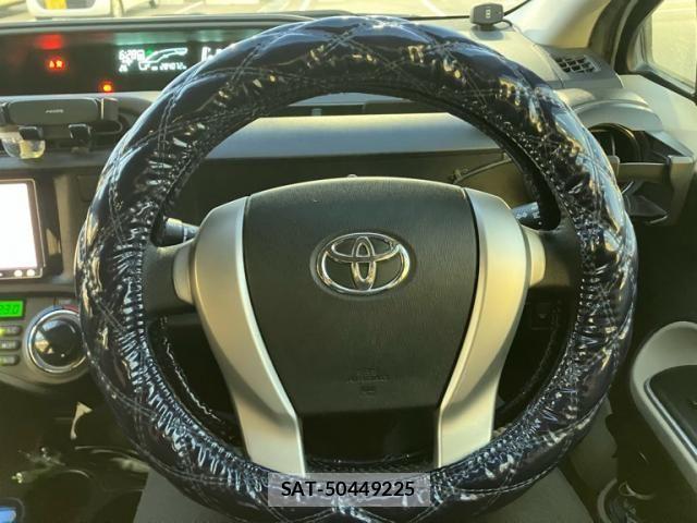 Toyota AQUA 2014-06 8848237-14