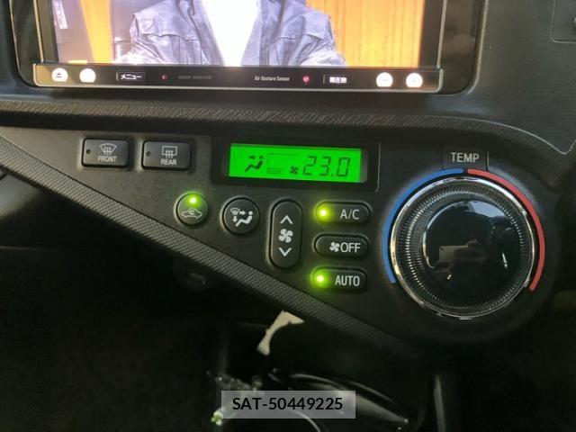 Toyota AQUA 2014-06 8848237-15