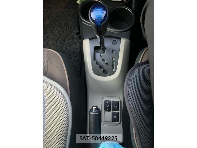 Toyota AQUA 2014-06 8848237-16