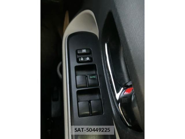 Toyota AQUA 2014-06 8848237-17