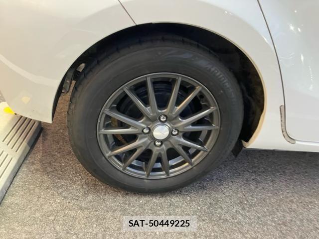 Toyota AQUA 2014-06 8848237-7
