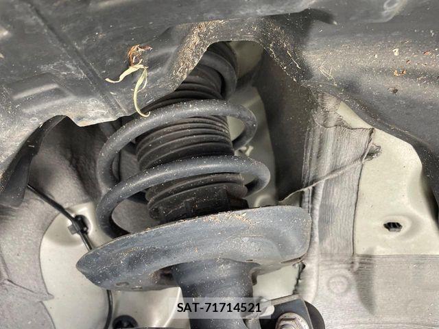 Toyota AQUA 2021-09 8848198-19