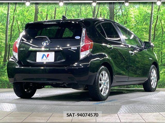 Toyota AQUA 2016-12 8848205-16