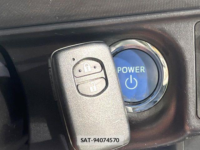 Toyota AQUA 2016-12 8848205-4