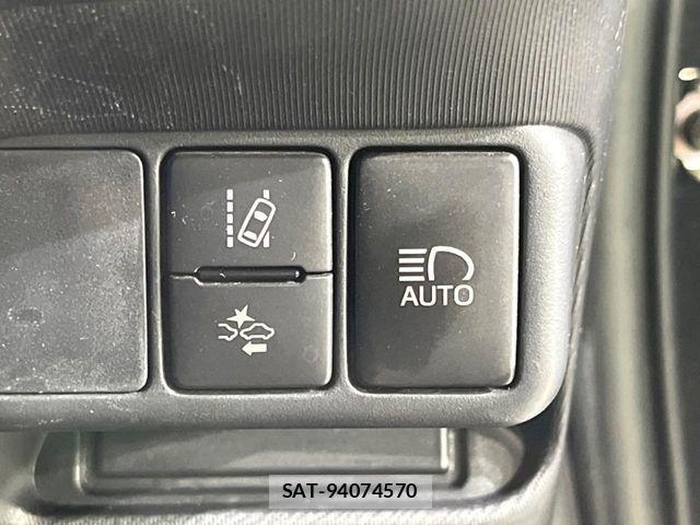 Toyota AQUA 2016-12 8848205-5