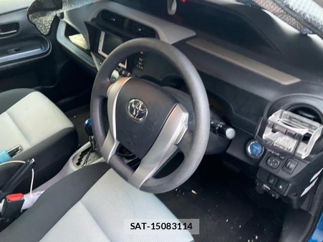 Toyota AQUA 2014-03 8848235-13