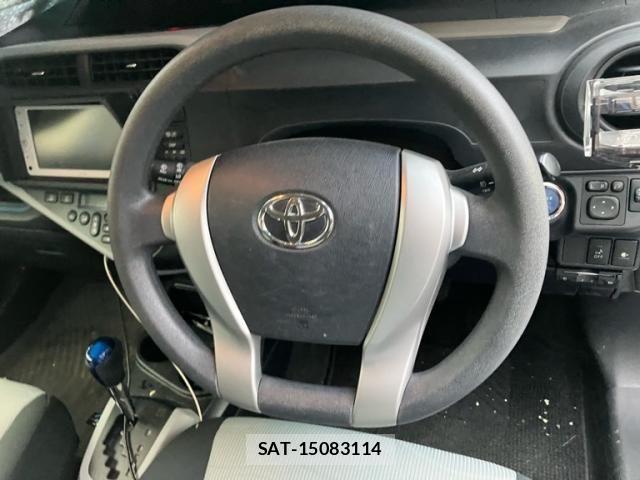 Toyota AQUA 2014-03 8848235-14