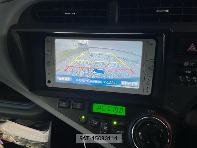 Toyota AQUA 2014-03 8848235-18