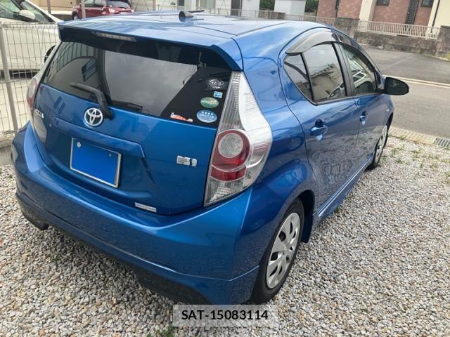 Toyota AQUA 2014-03 8848235-4