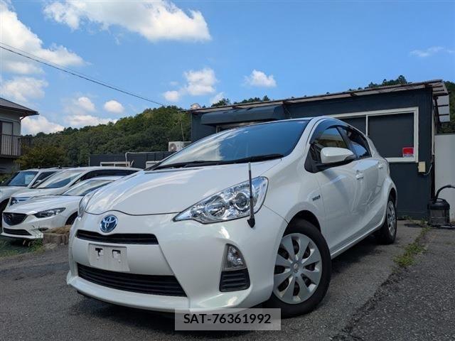 Toyota AQUA 2012-03 8848225-0