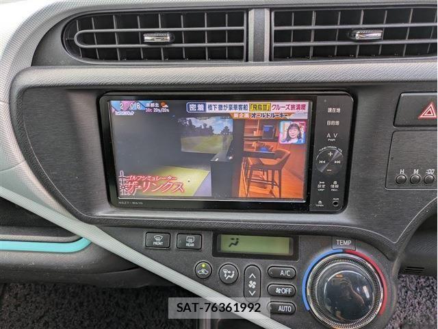 Toyota AQUA 2012-03 8848225-11
