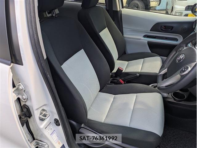 Toyota AQUA 2012-03 8848225-15