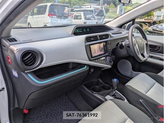 Toyota AQUA 2012-03 8848225-16