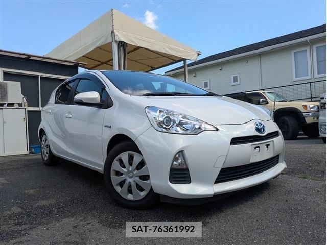 Toyota AQUA 2012-03 8848225-1