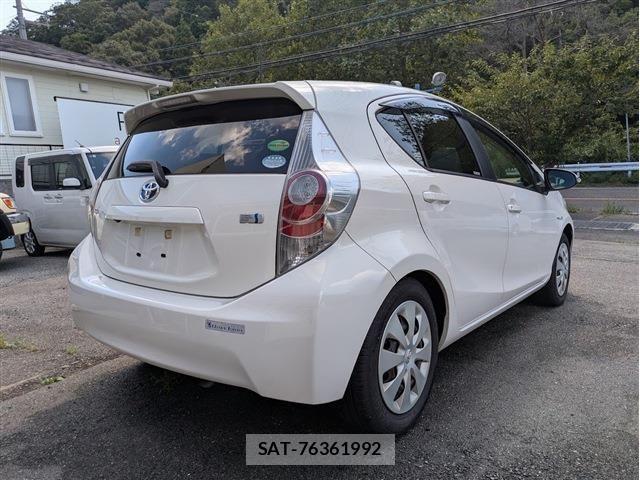 Toyota AQUA 2012-03 8848225-2