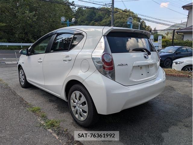 Toyota AQUA 2012-03 8848225-3