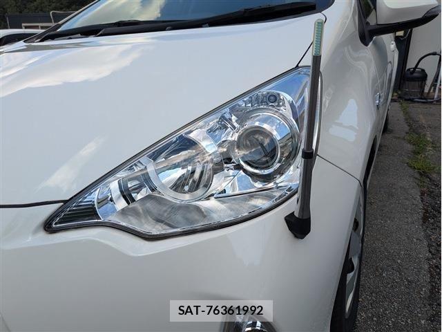 Toyota AQUA 2012-03 8848225-4
