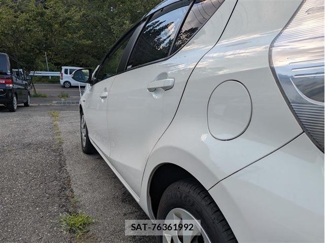 Toyota AQUA 2012-03 8848225-7