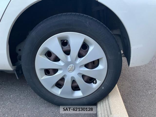 Toyota AQUA 2012-10 8848240-9