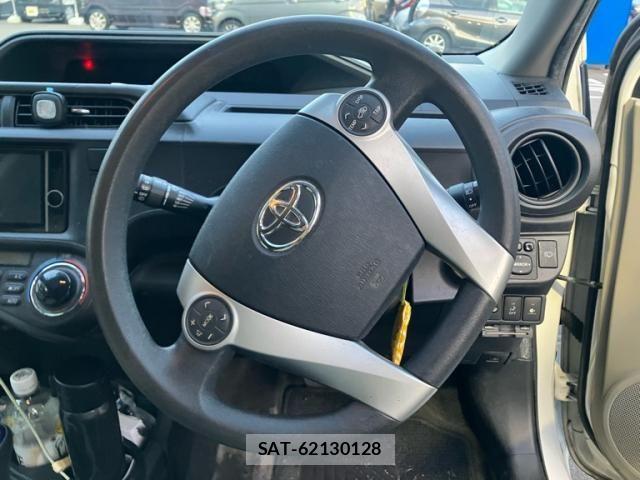 Toyota AQUA 2012-10 8848240-15
