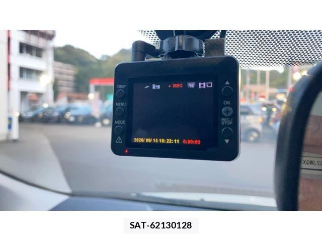 Toyota AQUA 2012-10 8848240-22