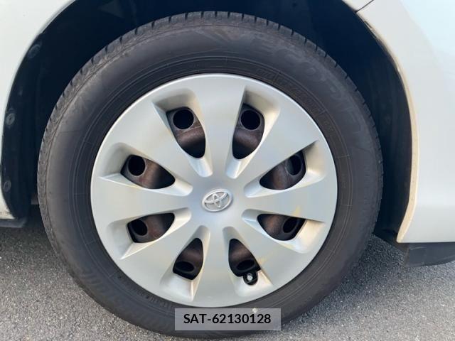 Toyota AQUA 2012-10 8848240-7