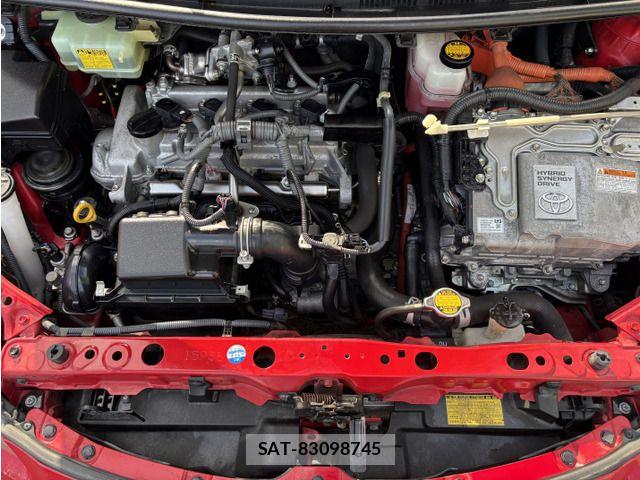 Toyota AQUA 2013-12 8848228-9
