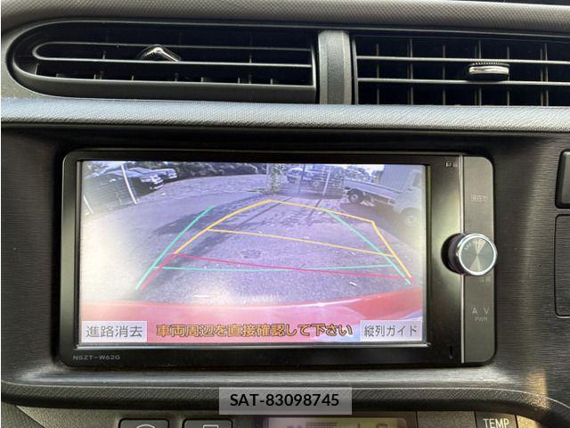 Toyota AQUA 2013-12 8848228-7