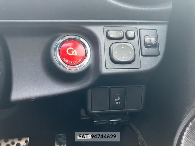 Toyota AQUA 2014-01 8848226-15